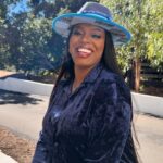 Ta'Rhonda Jones Instagram - Tonight’s look on #TheNeverEverMets is brought to you by my favorite peeps! 🙌🏿✨🙌🏿✨ Styled by: @ashleyseanthomas 🧵 Makeup by: @tiaonmakeup 💄 Crown: @dandykingzman 🎩 #TvshowHost #Host #Actress #Actor #looks #Crown