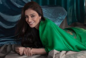 Tabu Instagram - Green.Growth.Grit.Ground.Gratitude.
@ishaannair7 @divyakdsouza @bbhiral @makeupbylekha 💚💚☘️🍀