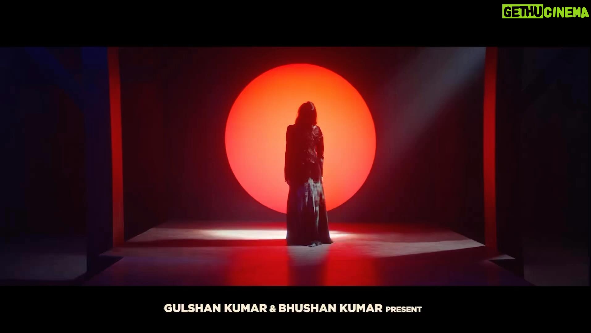 Tabu Instagram - Another one from #EkAurDhanTeNan out now! ♥️ @arjunkapoor @tabutiful @naseeruddin49 @konkona @kumudkmishra @radhikamadan @bhar_ul_shar @vishalrbhardwaj #Gulzar #JyotiNooran #Hanumankind @vijayganguly @aasmaanbhardwaj #BhushanKumar #LuvRanjan @gargankur82 @rekha_bhardwaj @luv_films @vbfilmsofficial @tseries.official @tseriesfilms @shivchanana