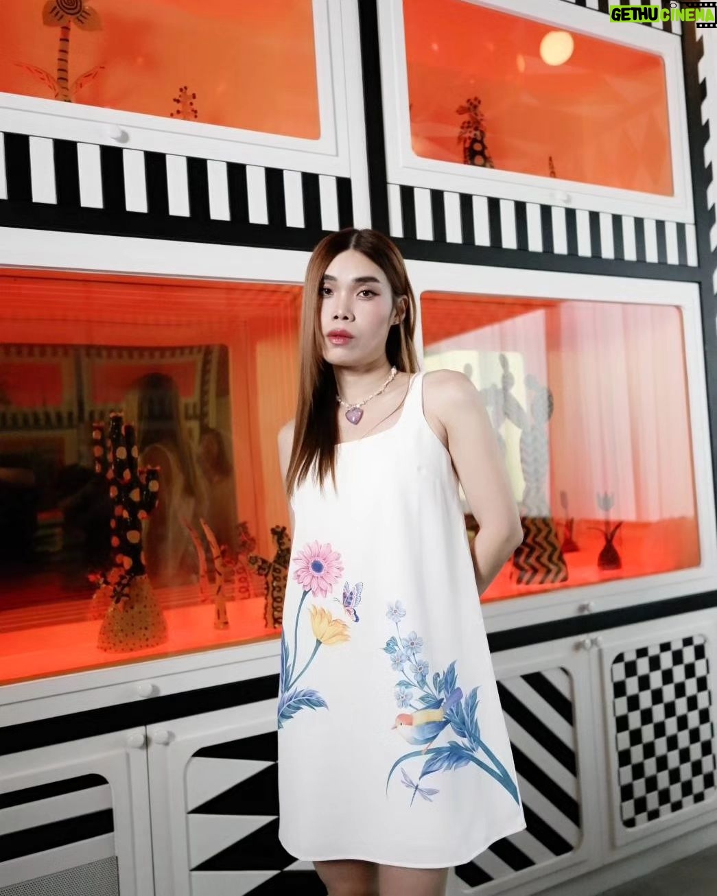 Tachakorn Boonlupyanun Instagram - I am independent !! @thestandardbangkok