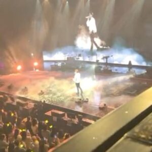 Taeyang Instagram - 💛 @d_lable_official #dsroad