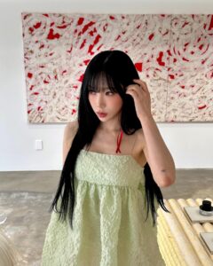 Taeyeon Instagram - 규정되지 않는 아름다움을 탐구하는 향 브랜드 탬버린즈의 새로운 룸 프래그런스와 한남 플래그십 스토어가 3월 22일 오픈합니다. 놀러오세요❤️ྀི @tamburinsofficial #TAMBURINS #탬버린즈 #탬버린즈한남 #TAMBURINSHANNAM #MEOK