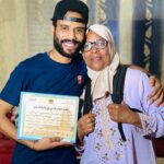 Taliss Instagram - الحمد والشكر لله بعد سهر الليالي ولحفاضة بالليل والنهار ورغم كترة الحروف والأرقام الأم ديالي نجحات فالدراسة ديالها💪🥇بالمتابرة والإجتهاد ورابعة (الزبيب والتمر)😂 كانحبك أمي وفخور بيك والله يخليك ليا ا❤️ا #مي_واعرة