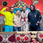 Taliss Instagram - عيدكم مبارك سعيد واللي عجبو العمل إيخلي لينا شي سوڤونيغ فكومونطير زوين بحالو ا😂👇ا #صلاح_وفاتي_الموسم_2 Grand Merci au artistes @fadoua.taleb @grand_m_officiel_ Idée, Directeur d’écriture et Directeur artistique : @taliss1 Réalisateur : le grand et l’artiste @medamine_elahmar Cellules d’écriture : @taliss1 / @khalid_daif1 / @yassineghelfane / @elyounani7 / @youssefbouabidi1 Producteur : le grand @drisschahtane SWMEDIA Directrice de production et de ma vie l’unique : @karimaoulhous ❤️ Chargée de production: @sarabenhaddou Dop : le Number 1 @hamza.belhidaoui Caméra : @mehdinaciri.filmmaker @tarikatif @mouhcinbarrouk @simo_dghoughi.officiel Mise en scène : 1er : @zacktali 2ème : @simo_aks_ 3ème : @hamza_elkounia Son : @saad_sound @zzack_aria Montage : @otmanelaqad Dit: @reda.aouane Étalonnage : @ghalilee Scripte: @walaaaboulfadl Chef Mek’up : @faleh_loubna Assistante maquillage: @jijy.makeupart Coiffure : @ouichoucoiffeur Costume : @chemsfayssal Assistante : @fatimaelhafidi.titima Chef deco : @mohcinefarhi Accessoiriste : @sherkaoui.amine Accessoiriste : @shamaaell Assistant deco @aminesiraoui Assistant deco @Boubkerazougaggh Chef Electro @houmidaabdellatif Electro : @foudalikarim Machino : @jamalaitimchii Group-man : mustapha.dehhaj Régisseur général : @mouadmahiri Régisseur de plateau : Ayoub redouane SBK Régisseur: @elmehdids Assistant : @abdrahimkadim Assistant : hamid Assistant :Soufiane Casting : @yassinemamoune @fzriteb …… وشكراً لأي واحد ساهم من قريب أوبعيد في إنجاح هاد العمل.