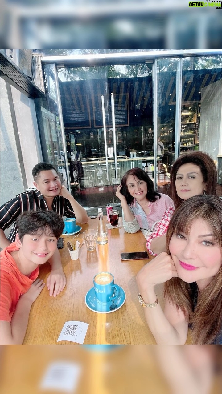 Tamara Bleszynski Instagram - LOVE is the main ingredient. FAMILY 💞