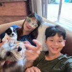 Tamara Bleszynski Instagram - Sore santai, dirumah dengan Anabul kami. We Woof Youuu 🦴🐾 Semoga semua Mahluk Hidup Berbahagia. ♥️, Tamara & Kenzou
