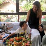 Tamara Bleszynski Instagram - Anakku sayang…seberat apapun yg Mamamu harus lalui, tak akan Mama menyerah. Untukmu anakku sayang…mama Akan terus Berjuang. Terima kasih atas kesempatan yg indah ini…untuk menjagamu, buah hatiku @kenzoulionofficial Terima kasih anakku sayang yang selalu berDoa dan memberikan Semangat yg tulus dan abadi. Ibumu, Tamara Bleszynski 💞 #ibudananak #tamarableszynski & #kenzoulion