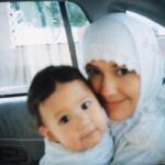 Tamara Bleszynski Instagram – Selamat Hari Raya Idul Fitri anakku sayang @teukurassya Doa mama selalu menyertai setiap langkahmu. Love you Sya. 

♥️,

Mama