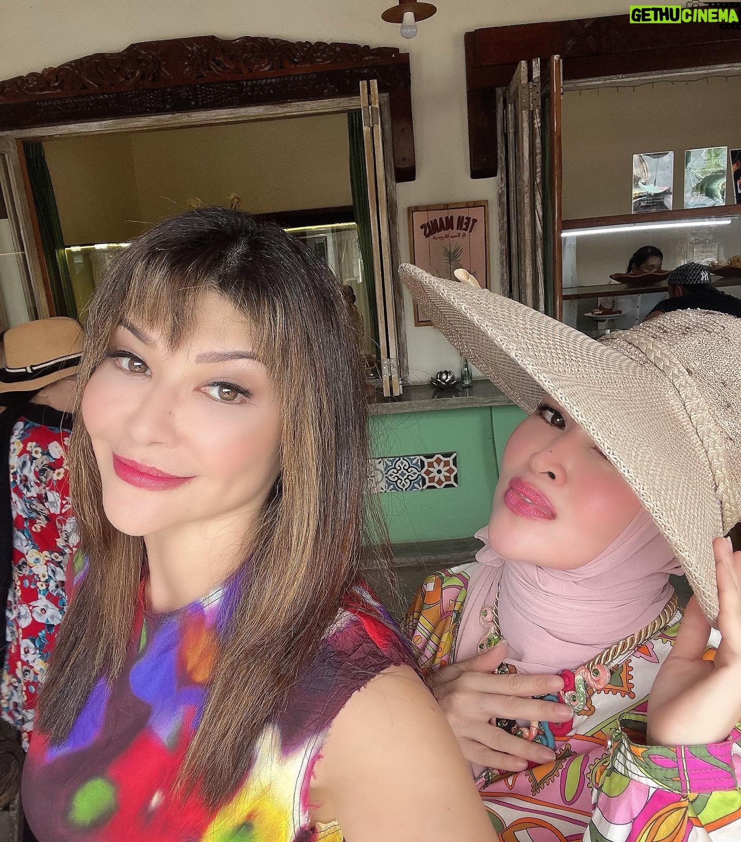 Tamara Bleszynski Instagram - Hari ini aku sangat gembira, terima kasih telah diberi kepercayaan utk merayakan moment special Birthday sis @sashaabee dan teman2 sayang 💖 Senang sekali semua Happy dengan Masakan dari Teh Manis @tehmanisbali Semoga menjadi Berkah untuk Kita semua. Wassalam, Tamara Bleszynski TEH MANIS 🏡TEH MANIS Jl Batu Mejan T7 Echo Beach Canggu Bali Indonesia 🇮🇩 📞 081246409786 #birthdaycelebration #tehmanisbali