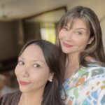 Tamara Bleszynski Instagram - My dear friend @sarah_thetraveller Thank you for your visit, makasih yah sudah datang ke tempatku @tehmanisbali Aku sangat bersyukur kita bersahabat, walau..karena kesibukan masing2 kita jarang bertemu, tapi ketika kita bertemu…tiada yg berubah, kamu tetap Kamu dan Aku tetap aku, dan kita saling menghormati dan menghargai persahabatan ini. Tiada beban dalam Persahabatan ini, Tiada satu sama lain ingin memanfaatkan. Itulah Persahabatan kami…murni. Aku bangga melihat Usahamu sukses…dan kamu bangga akan aku. Terima kasih juga @balinutra ♥️