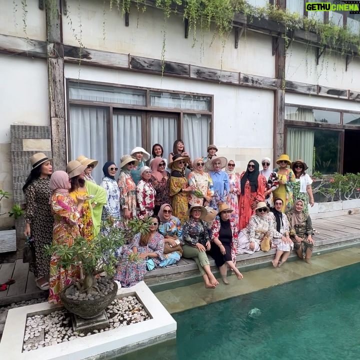 Tamara Bleszynski Instagram - Hari ini aku sangat gembira, terima kasih telah diberi kepercayaan utk merayakan moment special Birthday sis @sashaabee dan teman2 sayang 💖 Senang sekali semua Happy dengan Masakan dari Teh Manis @tehmanisbali Semoga menjadi Berkah untuk Kita semua. Wassalam, Tamara Bleszynski TEH MANIS 🏡TEH MANIS Jl Batu Mejan T7 Echo Beach Canggu Bali Indonesia 🇮🇩 📞 081246409786 #birthdaycelebration #tehmanisbali