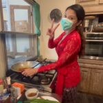 Tamara Bleszynski Instagram - Bermimpi setinggi langit, bersabar seperti ibu, berjuang seperti ayah dan berproses seperti Padi…perlahan namun PASTI. Kalau Ada yg komentar Kok tangannya Berurat?? Ini tangan adalah Tangan PEKERJA 💪🔥