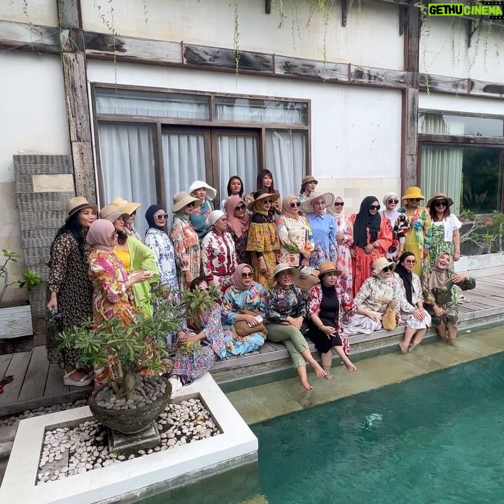 Tamara Bleszynski Instagram - Hari ini aku sangat gembira, terima kasih telah diberi kepercayaan utk merayakan moment special Birthday sis @sashaabee dan teman2 sayang 💖 Senang sekali semua Happy dengan Masakan dari Teh Manis @tehmanisbali Semoga menjadi Berkah untuk Kita semua. Wassalam, Tamara Bleszynski TEH MANIS 🏡TEH MANIS Jl Batu Mejan T7 Echo Beach Canggu Bali Indonesia 🇮🇩 📞 081246409786 #birthdaycelebration #tehmanisbali