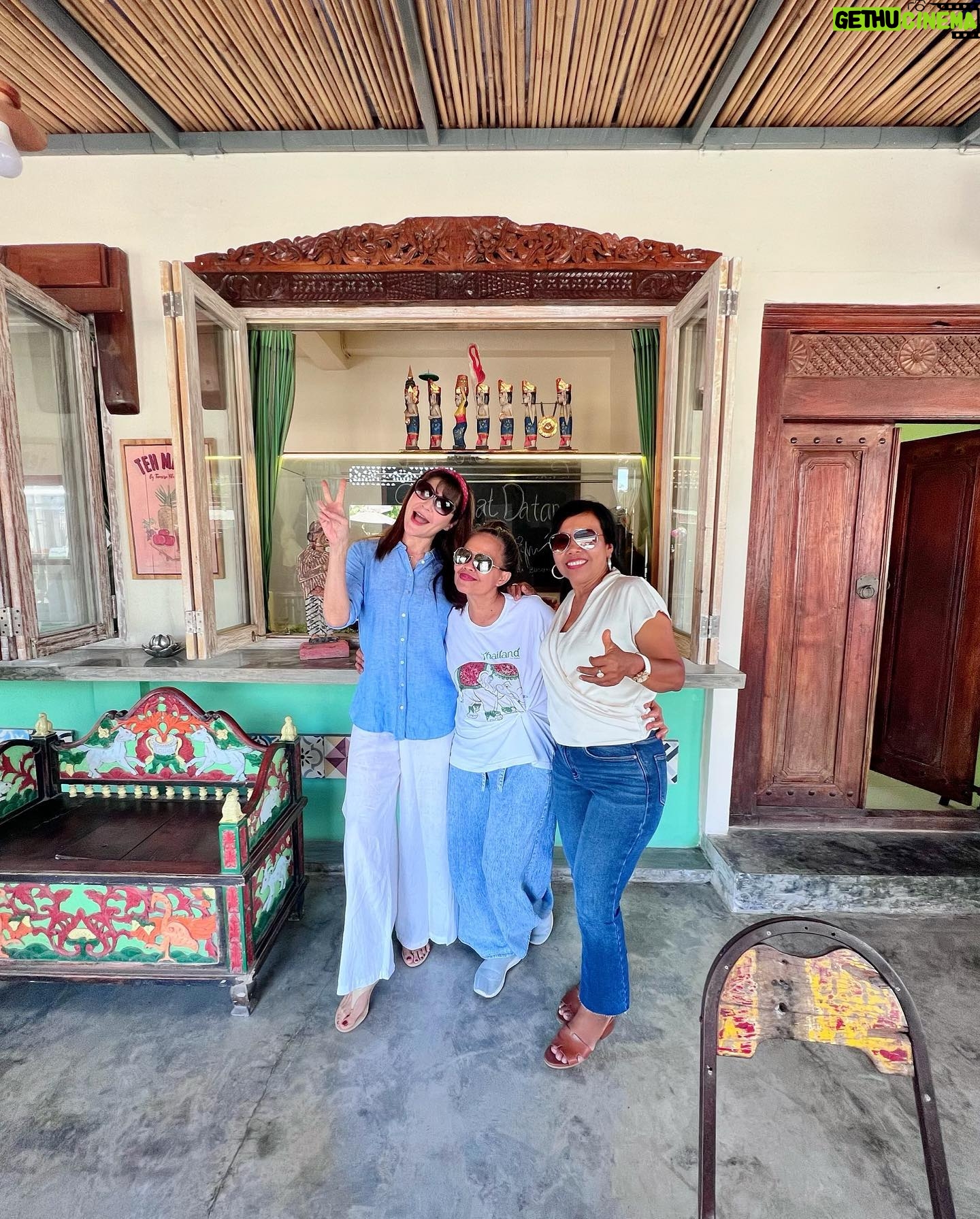 Tamara Bleszynski Instagram - Alhamdullilah banyak yg Sayang. Terima kasih yah sdh mampir hari ini ke TEH MANIS @tehmanisbali 🙏 Dan Terima kasih jg atas Doa dan semangatnya dari teman2 sayang. Putusan hari ini diundur, InsyaAllah berkah Nantinya. ♥️♥️♥️