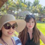 Tamara Bleszynski Instagram - Ngopi2 sore di tepi sawah 😊❤️