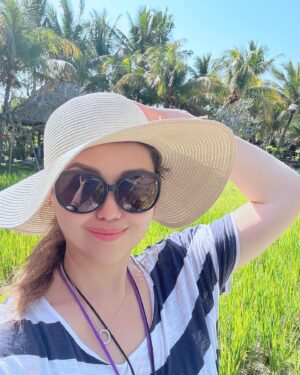 Tamara Bleszynski Instagram - Ngopi2 sore di tepi sawah 😊❤️