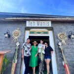 Tamara Bleszynski Instagram - Matur nuwun Mba Ratih sayang @ratihoorbeek dan semua teman2 yg sudah mampir hari ini ke Teh Manis @tehmanisbali 🌸 Happy Holidays yahh 💞💞