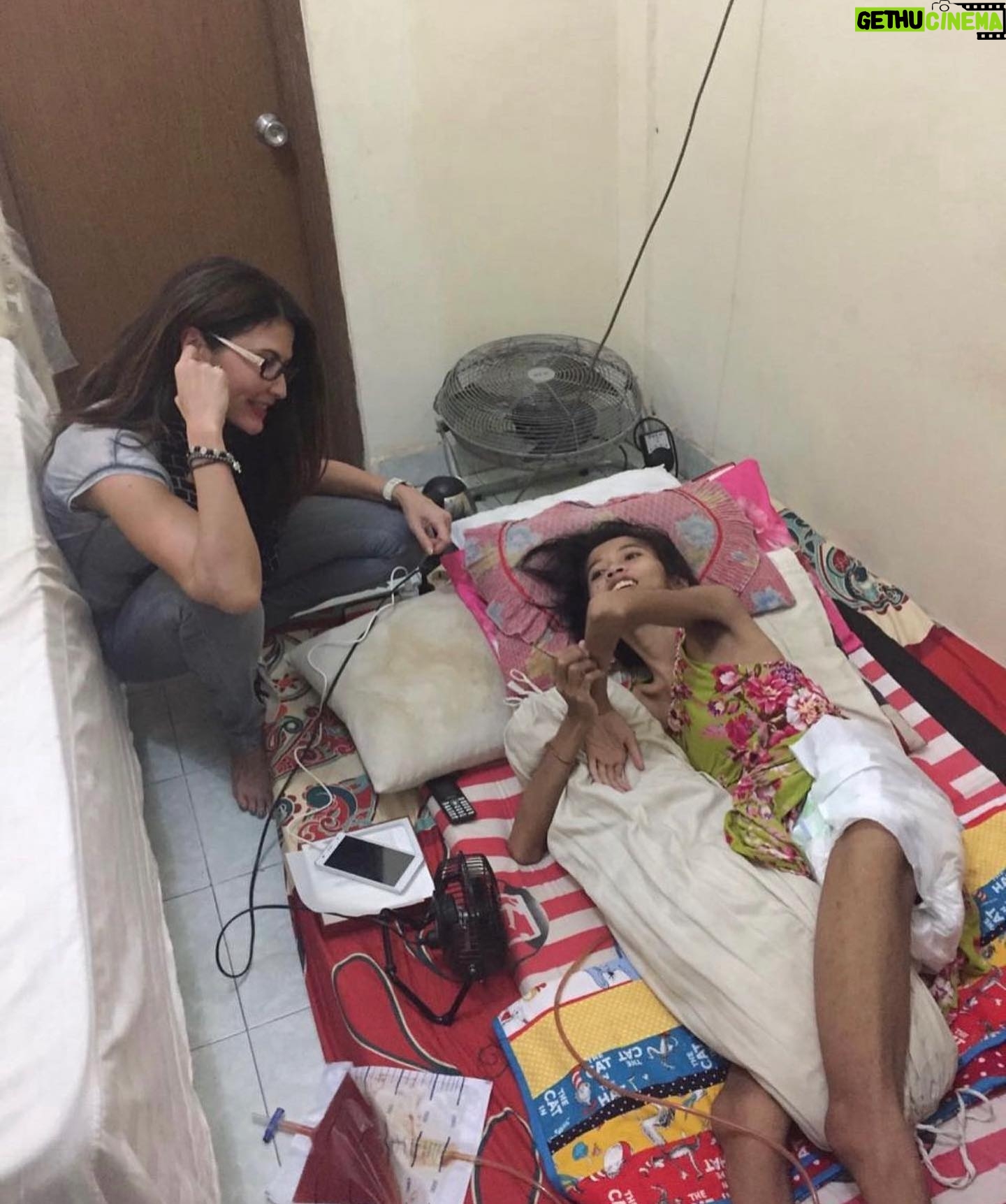 Tamara Bleszynski Instagram - Tiap nyawa BERARTI. Kututup malam/pagi ini dengan doa yg indah Maha Suci Allah dengan segala puji bagi-Nya, Maha Suci Allah yang Maha Agung. Subhanallah wabihamdihi subhanallahil adzim. Met malam/pagi jiwa2 yang indah š¤