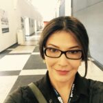 Tamara Bleszynski Instagram - Disini..ditempat ini (Polandia) aku ada di tempat Sejarah..dimana begitu banyak orang2 ingin lepas dari kekejaman perang. Disini dan di sekarangku…Aku berharap, semoga Semua Mahluk Hidup Berbahagia. 🤍 Tamara Bleszynski