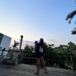 Tamara Bleszynski Instagram - Sore santai, dirumah dengan Anabul kami. We Woof Youuu 🦴🐾 Semoga semua Mahluk Hidup Berbahagia. ♥️, Tamara & Kenzou