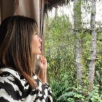 Tamara Bleszynski Instagram - Melihat betapa indahnya Alam, membuatku bersyukur bisa menjadi bagian dari Semesta. Melihat betapa indahnya semesta, membuatku lebih bersyukur, karena telah menjadi bagian dari CiptaanNya. Terima kasih. Salam Cinta kasih.. ♥️ Manusia, TBlz 3.4.2024