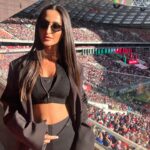 Tamara Turava Instagram - Обожаю такие движухи, прилетела в Москву на 1 день, на суперфинал FONBET Кубка России по футболу! Краснодар против ПФК ЦСКА! Угадайте за кого я болею? ⚽️⚽️⚽️