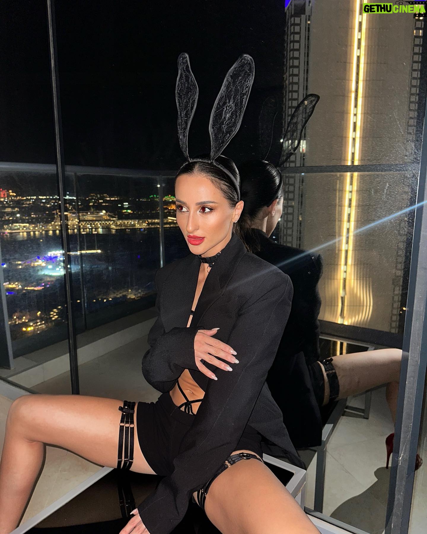 Tamara Turava - 22.8K Likes - Time to play 🎮👠🧨❤️🔥🌹🐇Helloween