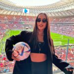 Tamara Turava Instagram - Обожаю такие движухи, прилетела в Москву на 1 день, на суперфинал FONBET Кубка России по футболу! Краснодар против ПФК ЦСКА! Угадайте за кого я болею? ⚽️⚽️⚽️