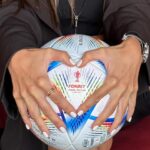 Tamara Turava Instagram - Обожаю такие движухи, прилетела в Москву на 1 день, на суперфинал FONBET Кубка России по футболу! Краснодар против ПФК ЦСКА! Угадайте за кого я болею? ⚽️⚽️⚽️