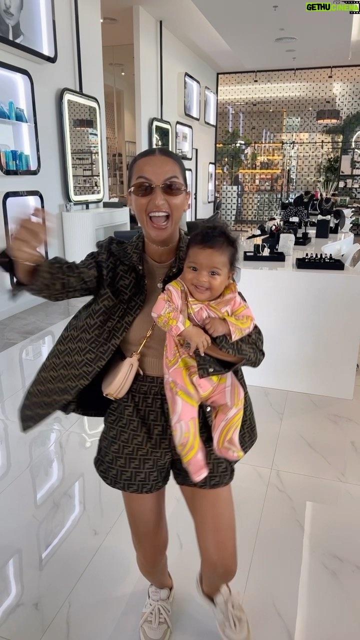 Tamara Turava - 111.1K Likes - Пятницаааа 🤩