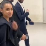 Tamer Hosny Instagram - قصة الڤيديو … اللي جنبي هو استاذ عمرو مخرج الحفله صاحبي و كنا في كلية اعلام مع بعض و فرحت اوي لما شوفته يومها بيخرج حدث مهم كده …. اما حبيبة قلبي تاليه .. جاتلي من اول اليوم قالتلي انا النهارده مديرة اعمالك و هتسمع كلامي في كل حاجه قولتلها حاضر بس الشغل مفيهوش هزار ركزي في كل التفاصيل ،، قالتلي حاضر و طلعتلي البدله اللي عجباها و جزمه ضيقه عليا 🥴بس هي صممت عليها و انا قولت حاضر و اختارتلي الاغاني و رتبتهم و ماشيه جانبي بقى عامله وش الجد و مش بتهزر قال يعني كده مديره لحد ما اتكسفت كده و الطفله اللي جواها اللي بموت فيها ظهرت في الضحكه ربنا يحفظك يا حبيبتي و يحفظ كل ولادنا . @talyiahosny