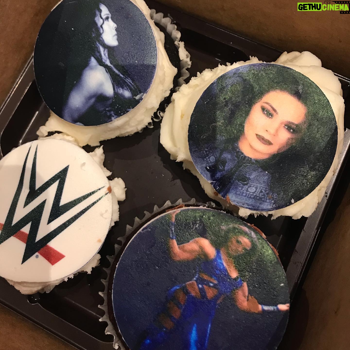 Tamina - 15.6K Likes - Finally got to eat one😋... Thanks Again to @mimicalacool for THESE YUMMY TASTY Cupcakes🧁 and for organizing this! I showed up in Austin,TX for the @wwe BE A STAR⭐️ event yesterday and this is what we had waiting for us!! Each of the superstars that showed up for the appearance had their own faces on the cupcakes🥰😍.... What a pleasure it was to meet and speak with such great kids about bullying.... So glad to be part of the anti bullying campaign and working with some of the best most humble caring people I know💜 @themarkhenry @thetruekofi @mimicalacool @itsmebayley @sarahschreiber #DontBeABullyHaveA🧁😂
#ThanksCupCakeGuys