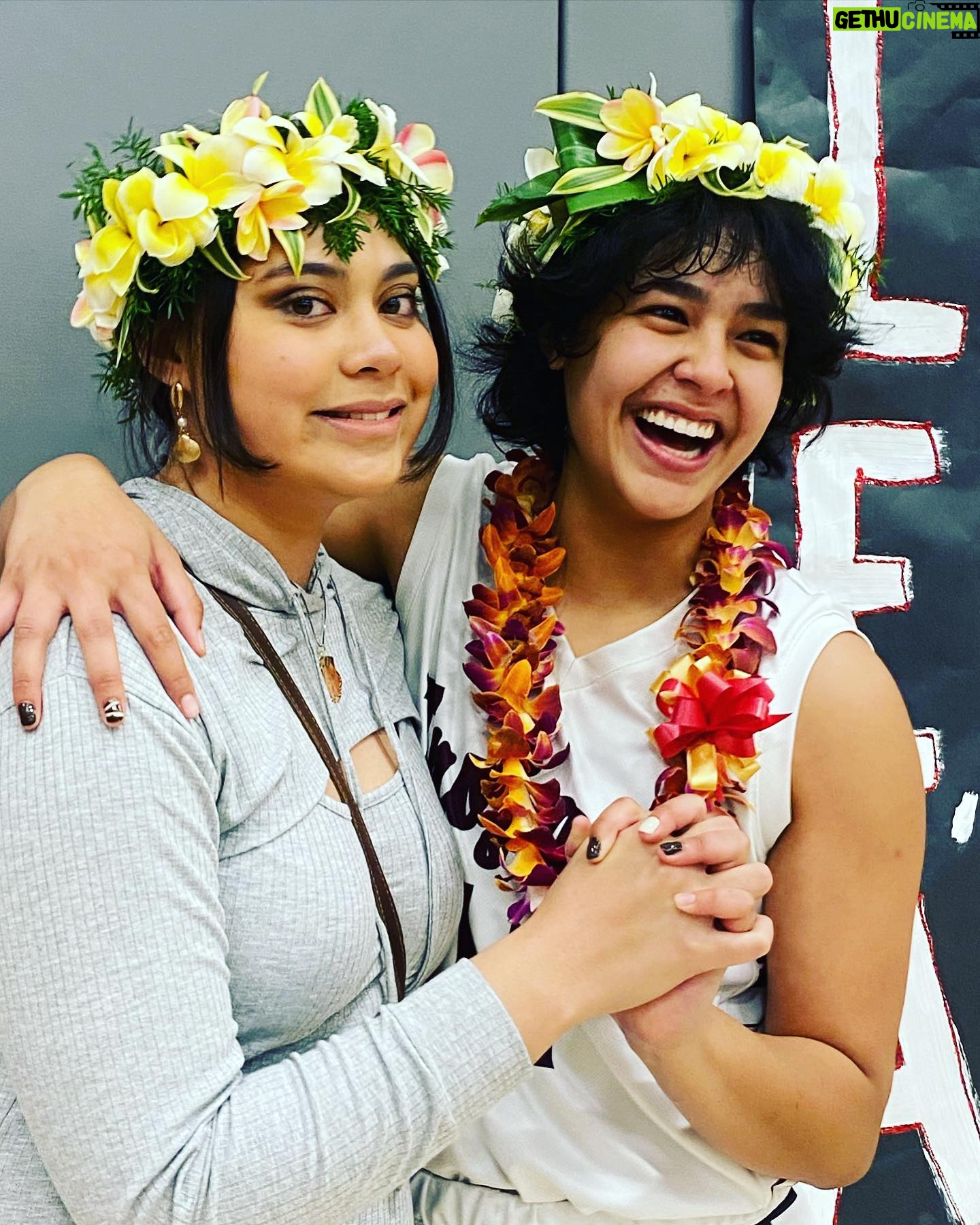 Tamina - 16.8K Likes - WE L❤️VE YOU🌺🤟🏽!!!!!
.
.
#MaleataSnukaPolamalu #11 #SeniorNight🏀 #ProudMama
