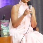Tamron Hall Instagram - Thank you Baltimore! I had a ball with every single one of you at my #watchwheretheyhide tour stop at @prattlibrary! So much love and the feeling is mutual! Shoutout the Pratt Library staff and to Dr. Kaye Whitehead (@blackmommyactivist) for her lovely moderation. ✨📚🤎