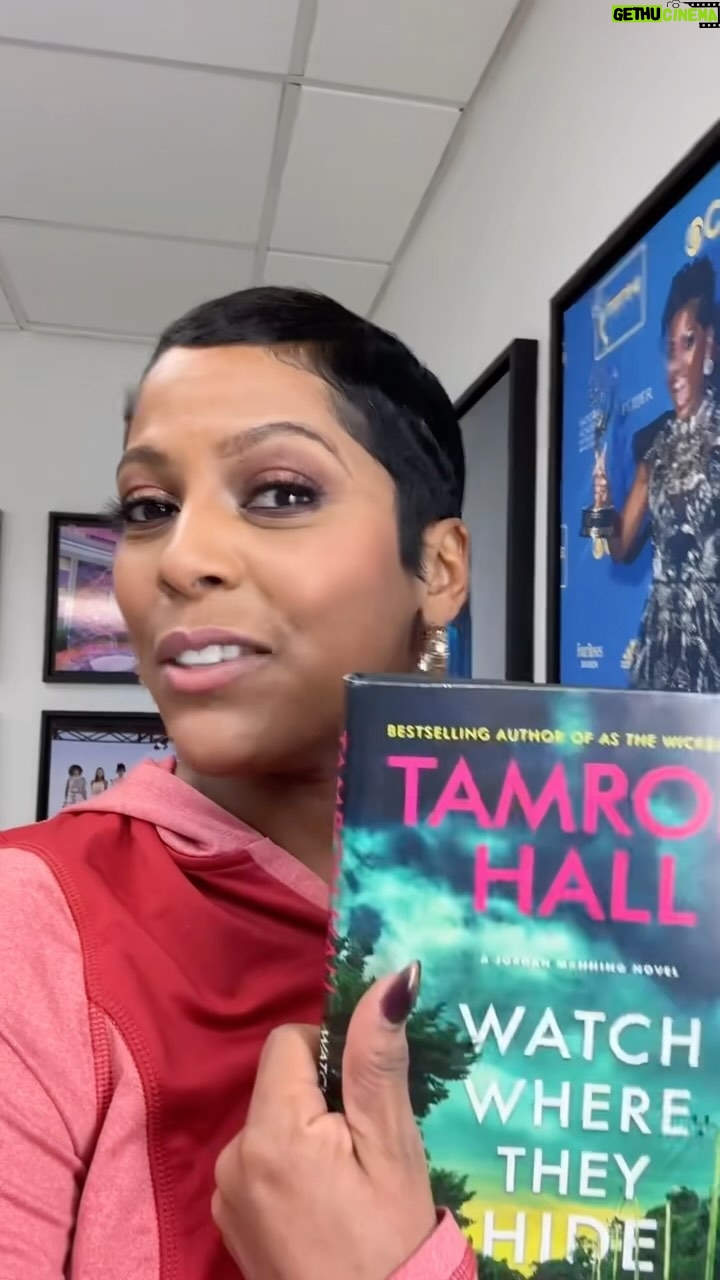 Tamron Hall Instagram - Philly #TamFam! I’m heading out that way on my #WatchWhereTheyHide book tour March 15th and I can’t wait to see YOU! All the details at tamronhall.tv for tickets and to get your pre-orders! 📚 ✨