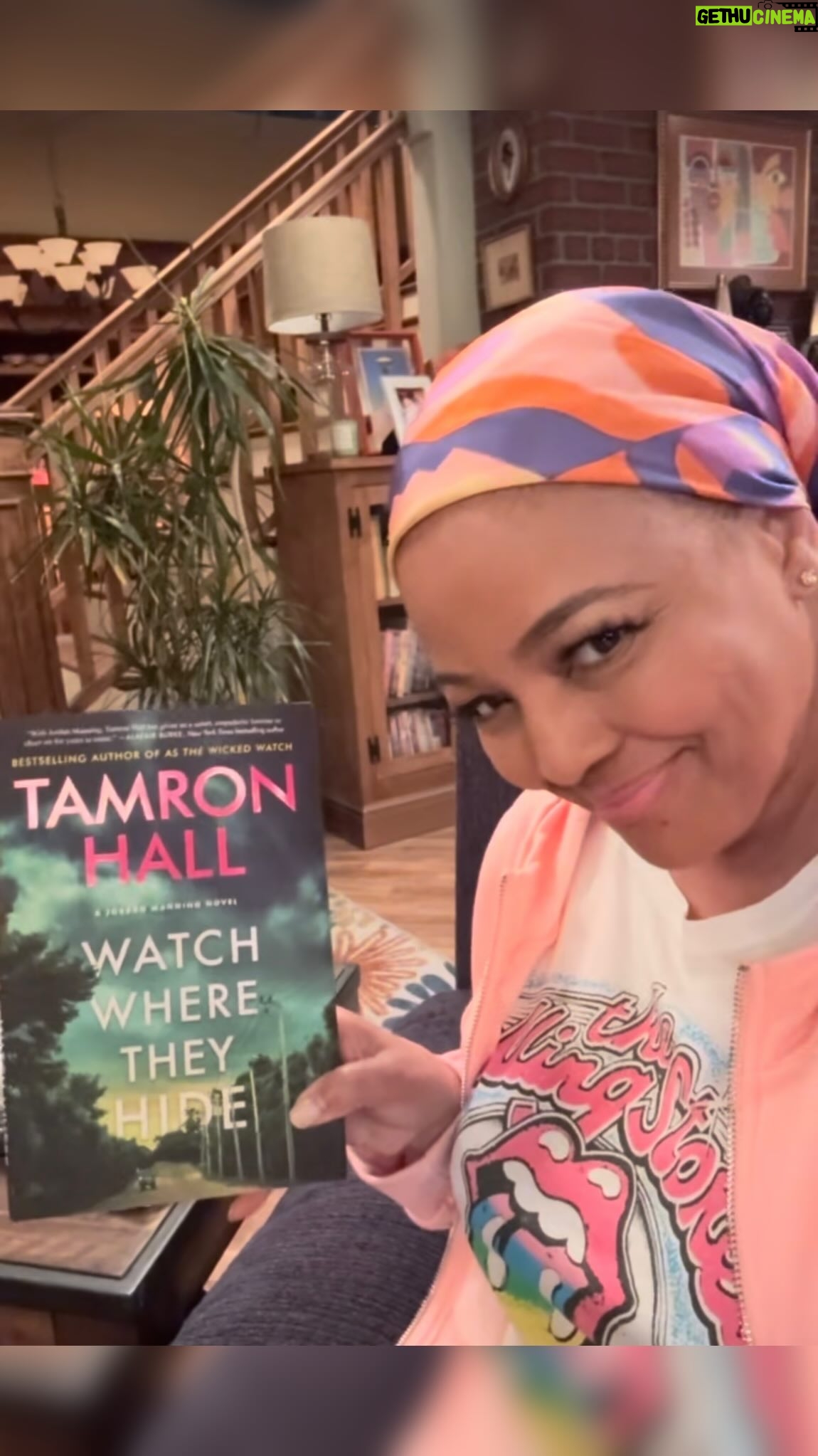 Tamron Hall Instagram - Shoutout to my good sis @kimfieldsofficial for always supporting me! 💕Watch Where They Hide is ready for its close-up! 😎 ✨