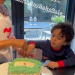 Tamron Hall Instagram - Moses and Mama joining @godslovenyc#birthdaybakesale ♥️ @godslovenyc bakes a cake just like this one for every one of their clients, caregivers, and children who are part of the program. 🎂🎂🎂🎂🎂🎂🎂🎂🎂🎂 It’s a piece of cake for you to join us and make someone’s birthday special. @glwd.org/bakesale! Link in the bio