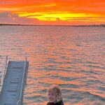 Tania Llasera Instagram - Aquí Miss Gabarra 1979 - feliz es poco, entre amigos y muchas risas... Feliz semana santa!! #sunset #atardecernaranja #orange #happylady