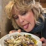 Tania Llasera Instagram - He sido muy feliz en estas vacaciones, de hecho no podría ni llamarlas #Mataciones. Y eso, es mucho. Feliz de estar con los míos, comiendo y bebiendo, nadando y disfrutando del mal tiempo en buena compañía. #primeranillo #semanasanta #elRompido #huelva aunque ya en casa