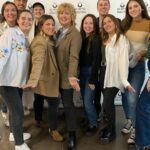 Tania Llasera Instagram - Una mañana diferente, gracias a @maria_eizaguirre por la oportunidad de conocer mejor el @ces_escuela y a sus alumnos. Fue un rato precioso 😍