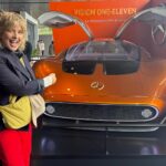 Tania Llasera Instagram - Reportaje dela revista de mi mente: ¡Adiós! Donde mi mejor amigo y yo disfrutamos del mejor tennis, comemos jamón @jamonjoselito, vivimos la experiencia VIP, aha!! mi nuevo coche naranja porque es mi color fav. 🧡 y por cierto, no sé porque saco más lengua de la habitual. Dando que hablar a los paparazzi en la segunda foto y no 🤣#noesmiMARIDO pero le quiero mucho. Gracias por un día genial a todos los afectados. 💙♥️💙🧡💙 #alcarazforever #mutuamadridopen2024 y la gorra de @malasmadres para apoyar la mejora en conciliación en este país nuestro.