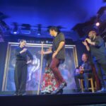Tania Llasera Instagram - La historia es larga: la hermana de mi ex novio Ali, iraní y residente en Suecia, me avisó hace unas semanas de que estaría en Madrid y quería ver un espectáculo de flamenco… Mirad yo entiendo de flamenco como de vino, poco pero me flipa. Pues me la he llevado a ver flamenco, el mejor claro, donde siempre se superan…en el @corralmoreria aquí con Marta Gálvez que es maravilla, y con David Coria, en una propuesta diferente, con un celo, un grande…qué potencia y qué fuerza!! Sin aire nos dejó. Mi Elnaz estaba FELIZ y yo más. Después de no vernos en 22 Años, gracias a las redes sociales, sabemos de nuestras vidas y nos escribimos mucho, yo la admiro, y al verla fue como si fuese ayer.
