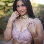 Tanishaa Mukerji Instagram – Sochti hoon ki keh doon …. Dekhti hoon toh… khamosh rehti hoon! 

Stylist – @parikshaat
Outfit – @mansimalhotraofficial
Jewellery – @gehnajewellers1
Photographer – @mr_dhoka.ai