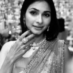 Tanishaa Mukerji Instagram – This song needed this edit methinks 😉 oboe of my favourite looks! 

#cholikepeeche #trendjng #trendingreels #trendingsongs #sareelove #fashion #photography @photographybyrishabk