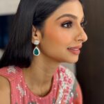 Tanishaa Mukerji Instagram – Hues of Peach…..

In frame @tanishaamukerji 
Agency @tapnrise 
Makeup @manudheeraj_makeupartist 
Hair @parvatisingh77 

#celebrity #makeupartist #manudheerajmakeupartist #bollywood #press #media #makeup #mumbai #film #movie #trend #trendingreels #reels #reelitfeelit #beauty #explorepage #weddinginspiration #peach #softmakeup #glammakeup #nofilter #candid #viral #outfit #diamond #hair #hairstylist #actor