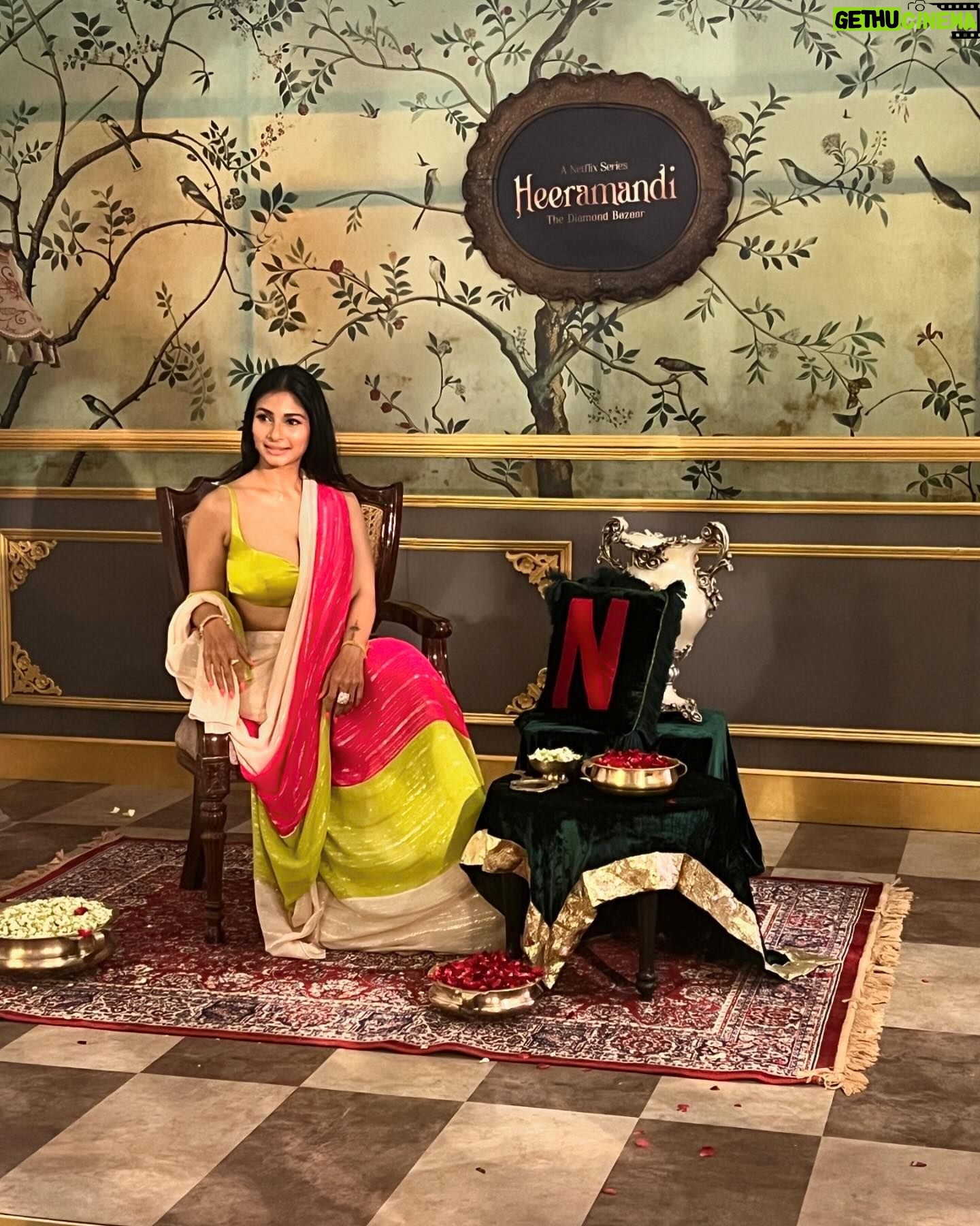 Tanishaa Mukerji Instagram - What an evening with #heeramandi ! An absolute must watch on Netflix! Photographer #ankith Stylist - @parikshaat Outfit - @masumimewawallaofficial Jewelery - @gehnajewellers1 @shimmeryentertainment
