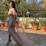 Tanishaa Mukerji Instagram – The best feeling is living in sunshine ! ☀️

#fashion #fun #vibe #trendingsongs #beyonce