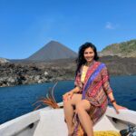 Tanishaa Mukerji Instagram – The magnificence Joy and Power of diving around an active volcano, our very own barren island is something else! 🌋🧡 most untouched and magnificent coral!  #nofilter #andamanisland #barrenisland #volcano #india #travel #scubadiving #scubalove