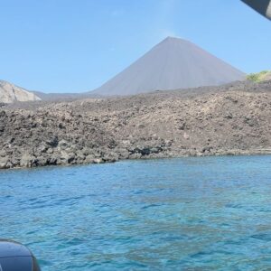 Tanishaa Mukerji Instagram - The magnificence Joy and Power of diving around an active volcano, our very own barren island is something else! 🌋🧡 most untouched and magnificent coral!  #nofilter #andamanisland #barrenisland #volcano #india #travel #scubadiving #scubalove