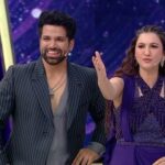 Tanishaa Mukerji Instagram – Nakal utaaro toh Sangeeta jaise!😂

Dekhiye #JhalakDikhhlaJaa, aaj raat 9:30 baje sirf #SonyEntertainmentTelevision par.

@malaikaaroraofficial @farahkhankunder @arshad_warsi @gauaharkhan @rithvikk_dhanjani @sreeramachandra5 @tanishaamukerji @sangeetaphogat57 @adrijasinha__ @shoaib2087 @shivthakare9 @anjalidineshanand @karunakanchan @karsonali @iam__romsha @itz_bharat07 @dannydjf @mr.tarunraj @vivek_chachere @anu_iyengar 

#JhalakDikhhlaJaaOnSonyTV